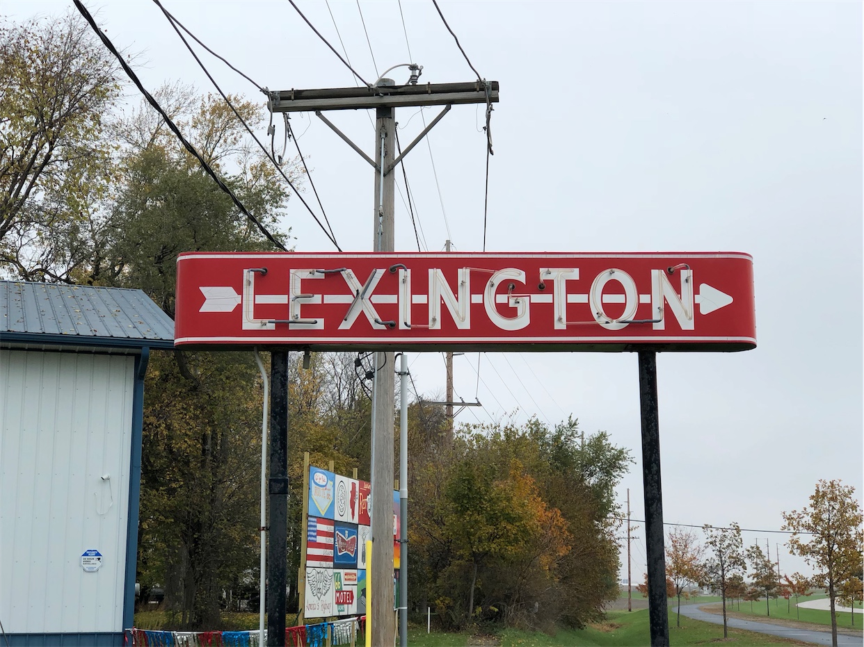 Lexington Arrow Sign