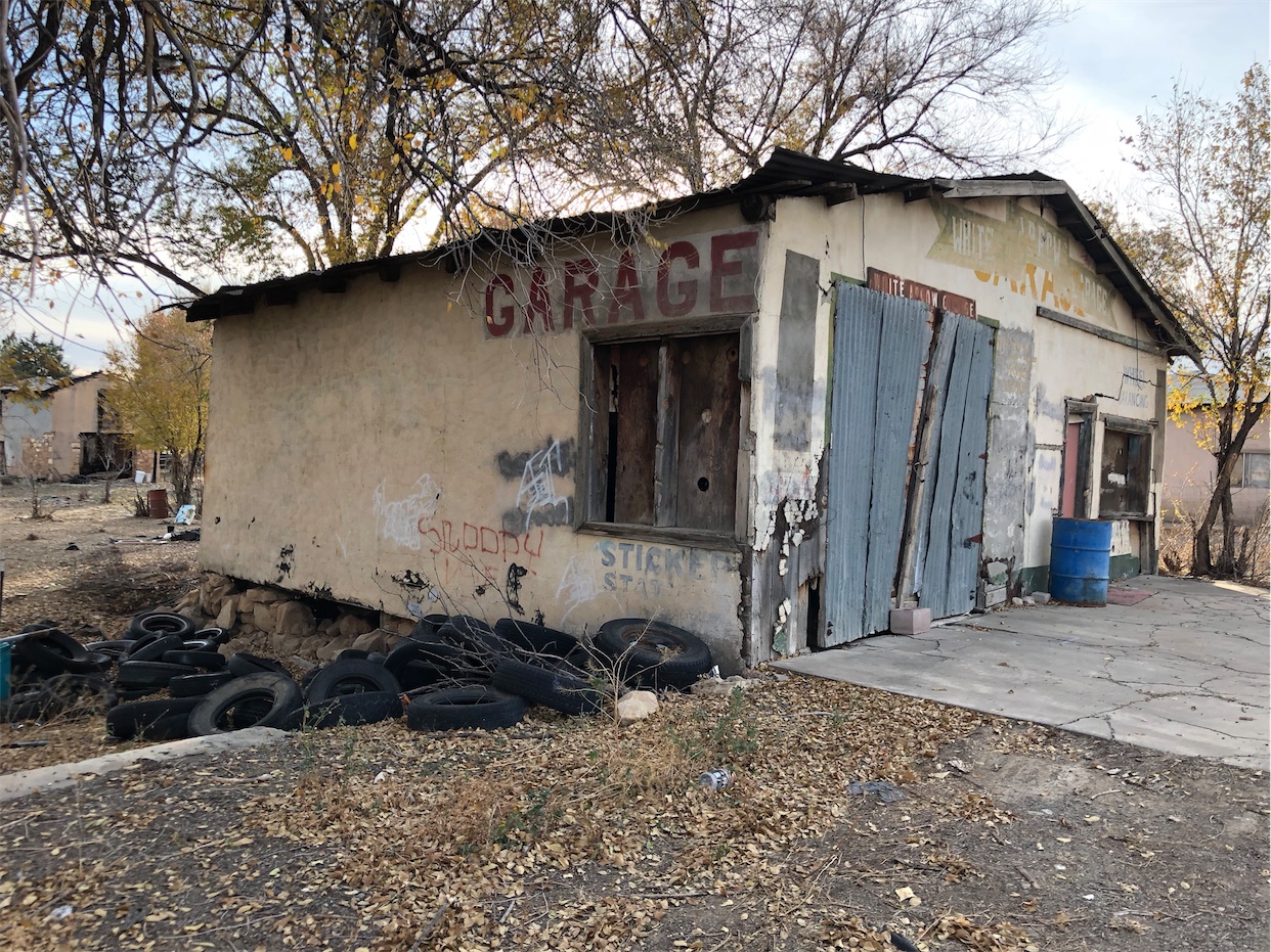 White Arrow Garage