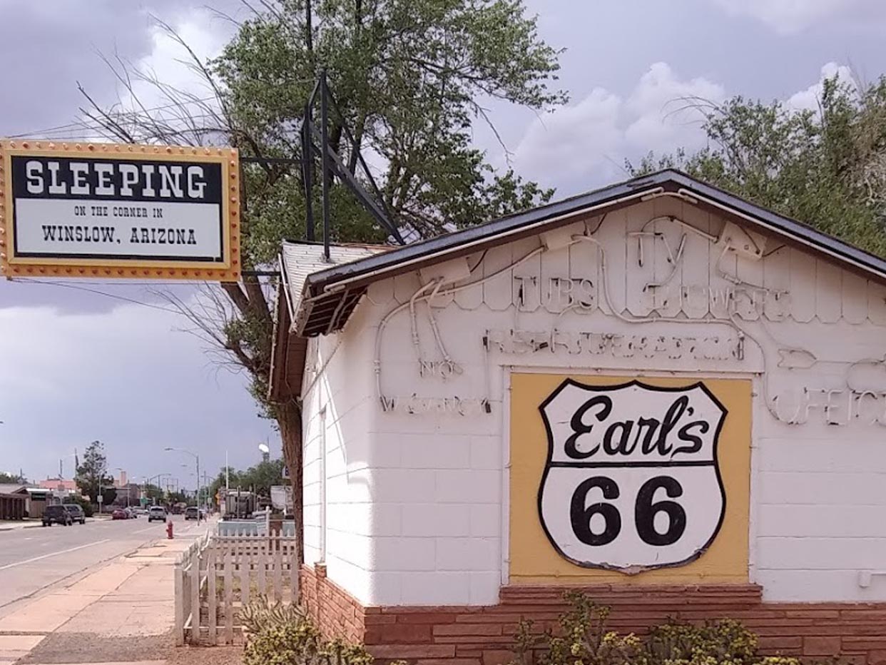 Earl’s Rt 66 Motor Court