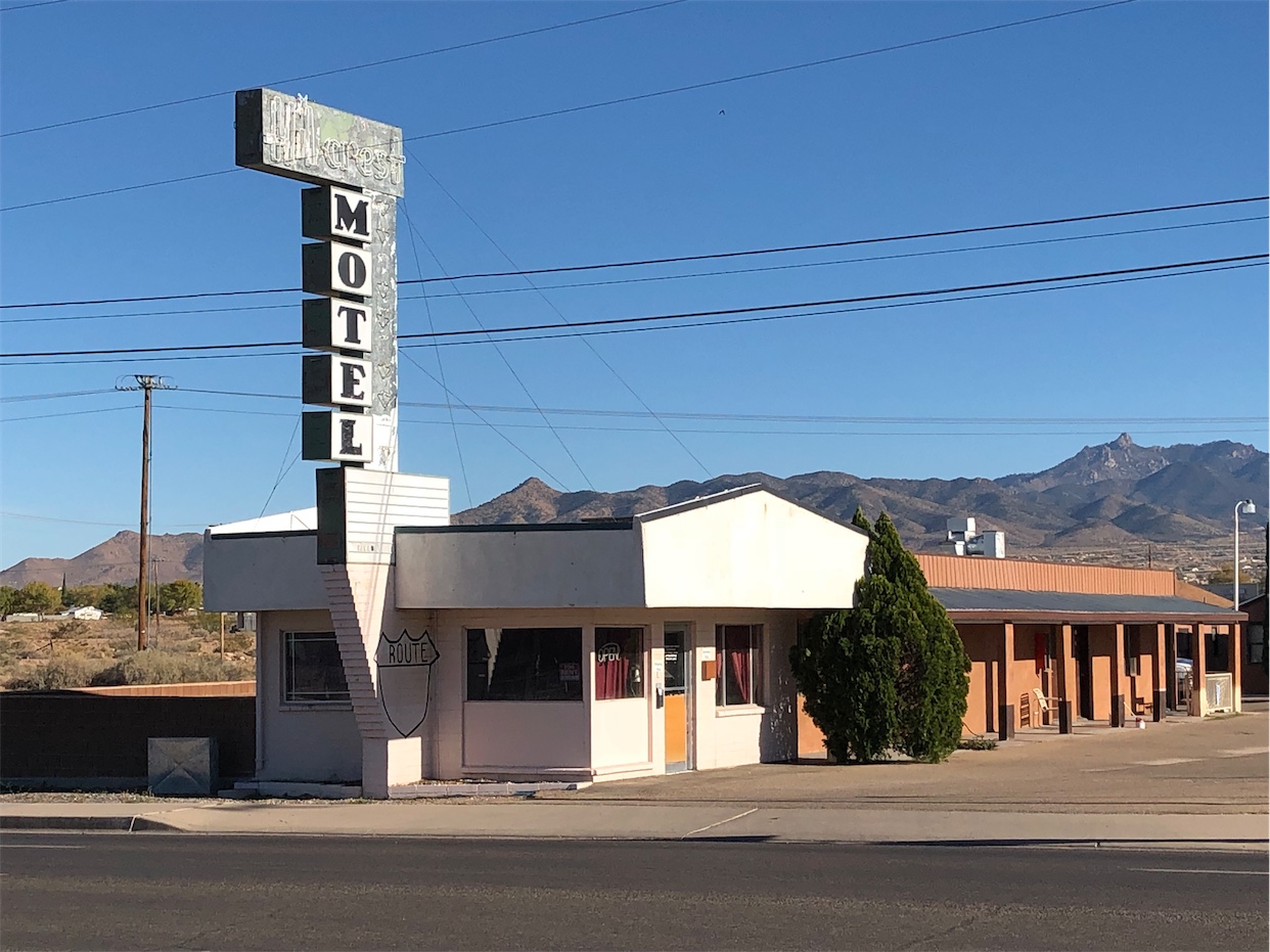 Hillcrest Motel