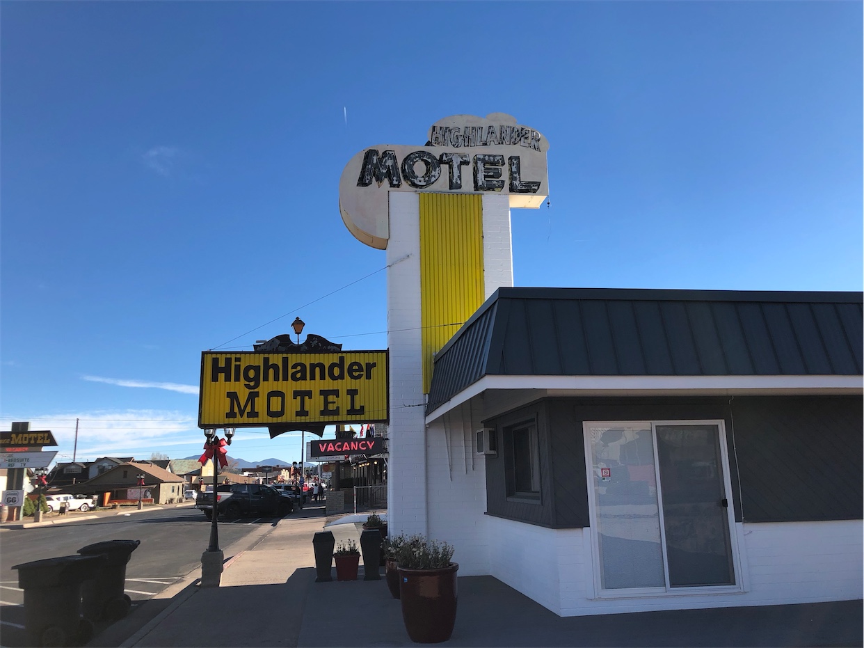 Highlander Motel