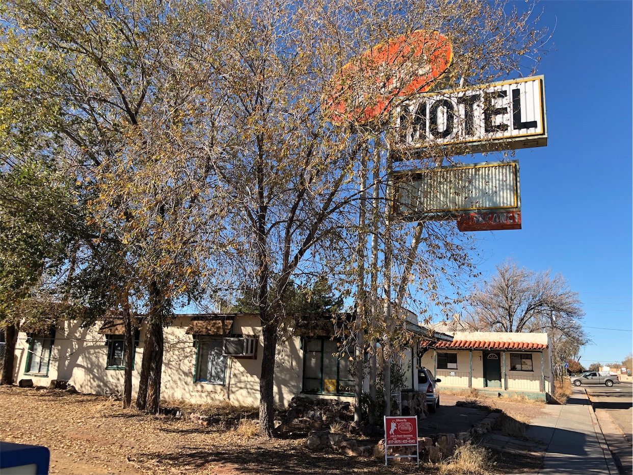 Hi-Line Motel