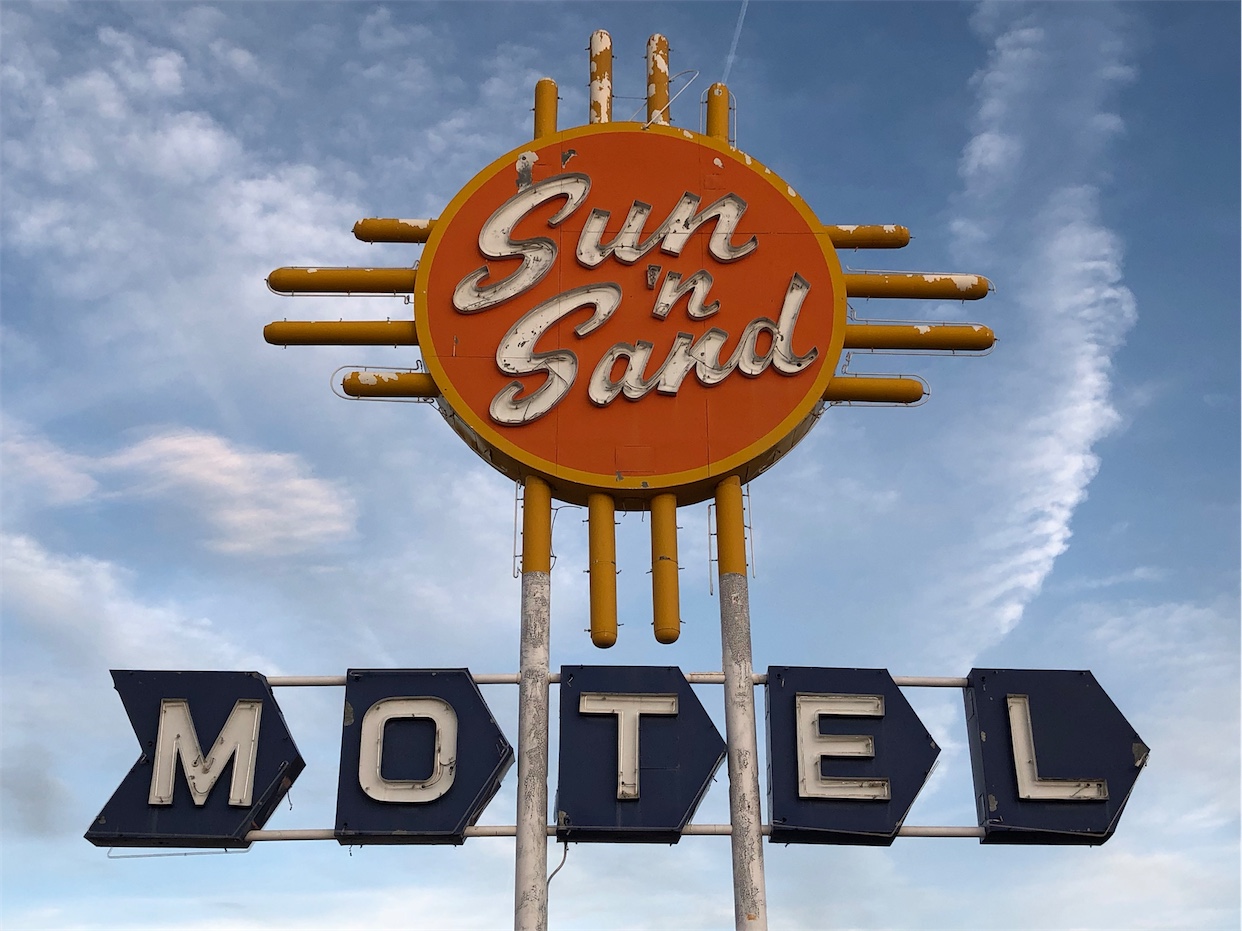 Sun ‘N Sand Motel