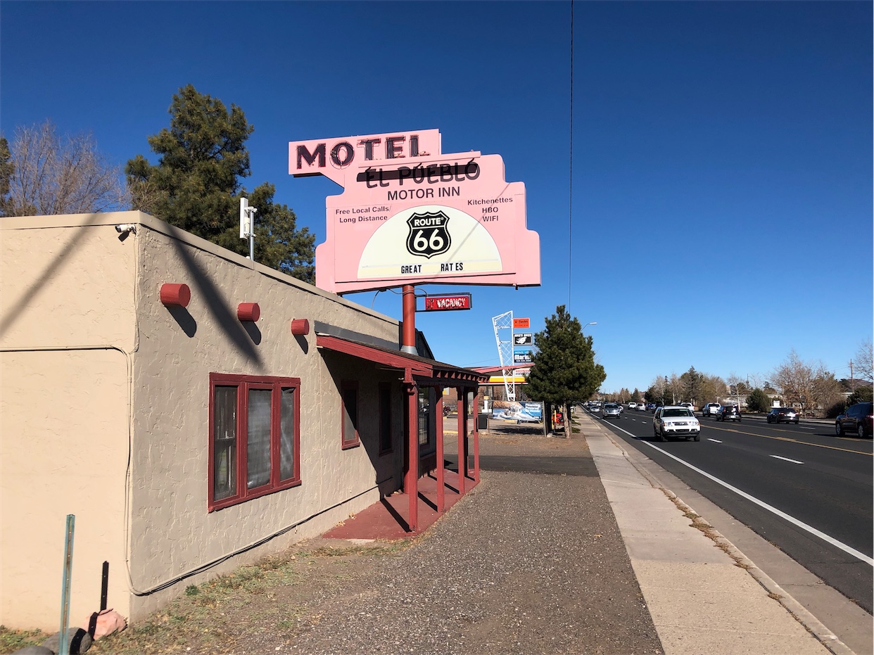 El Pueblo Motor Inn