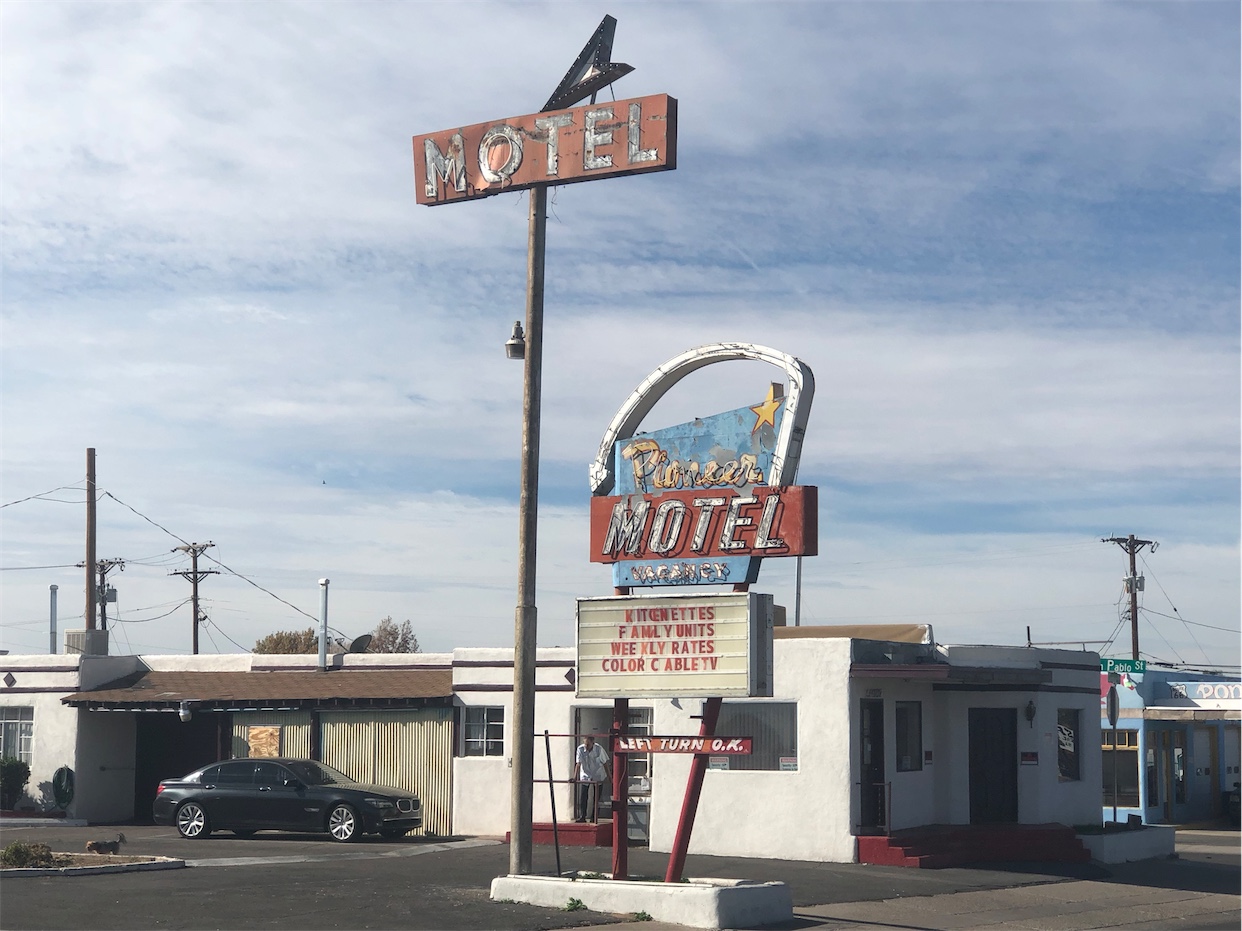 Pioneer Motel