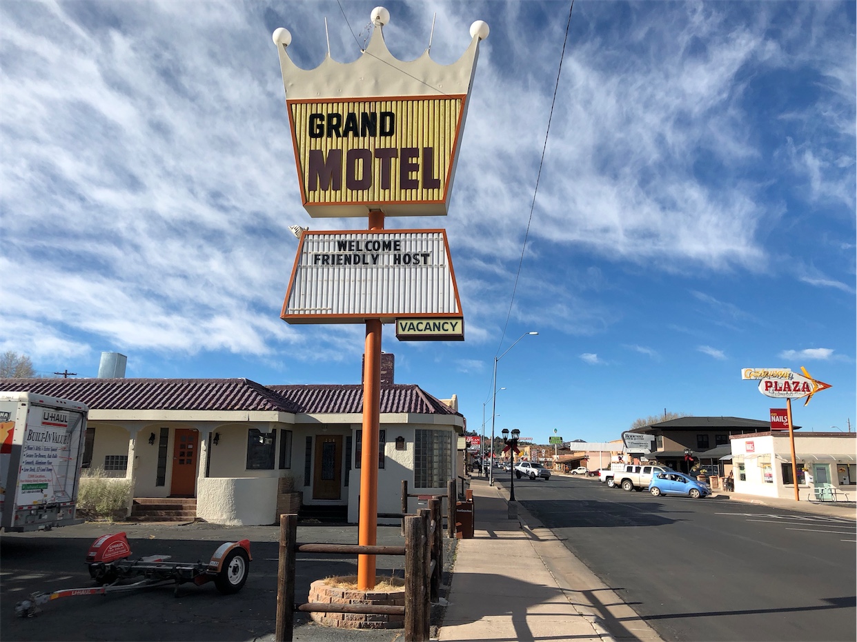 Grand Motel