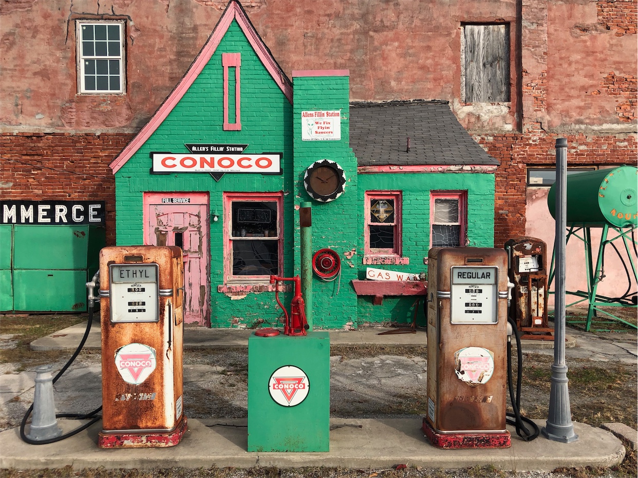 Allen’s Conoco Fillin’ Station